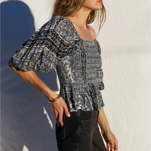 Jen's Pirate Booty Roma Finn Smocked Puff Sleeve Top Size S Blue/White Paisley